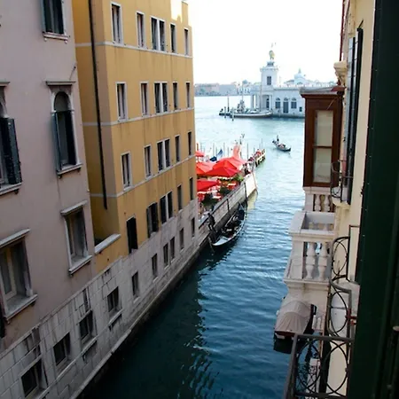 科尔特巴罗奇威尼斯套房酒店 公寓式酒店