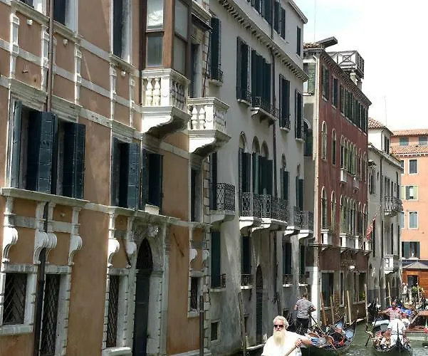 Apart Otel Corte Barozzi