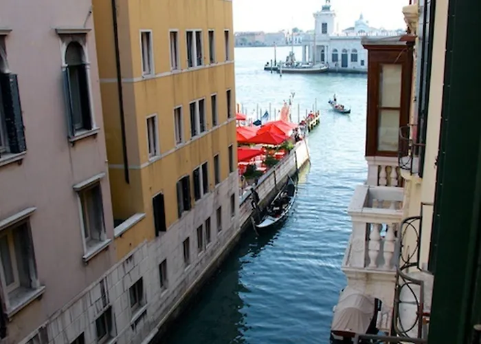 Corte Barozzi Apartahotel